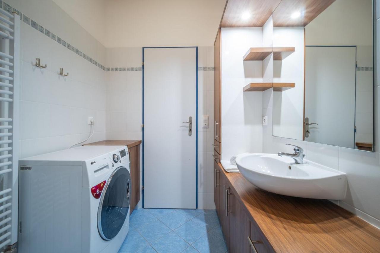 Apartment Doky D8 - Lipno Home Lipno nad Vltavou Dış mekan fotoğraf