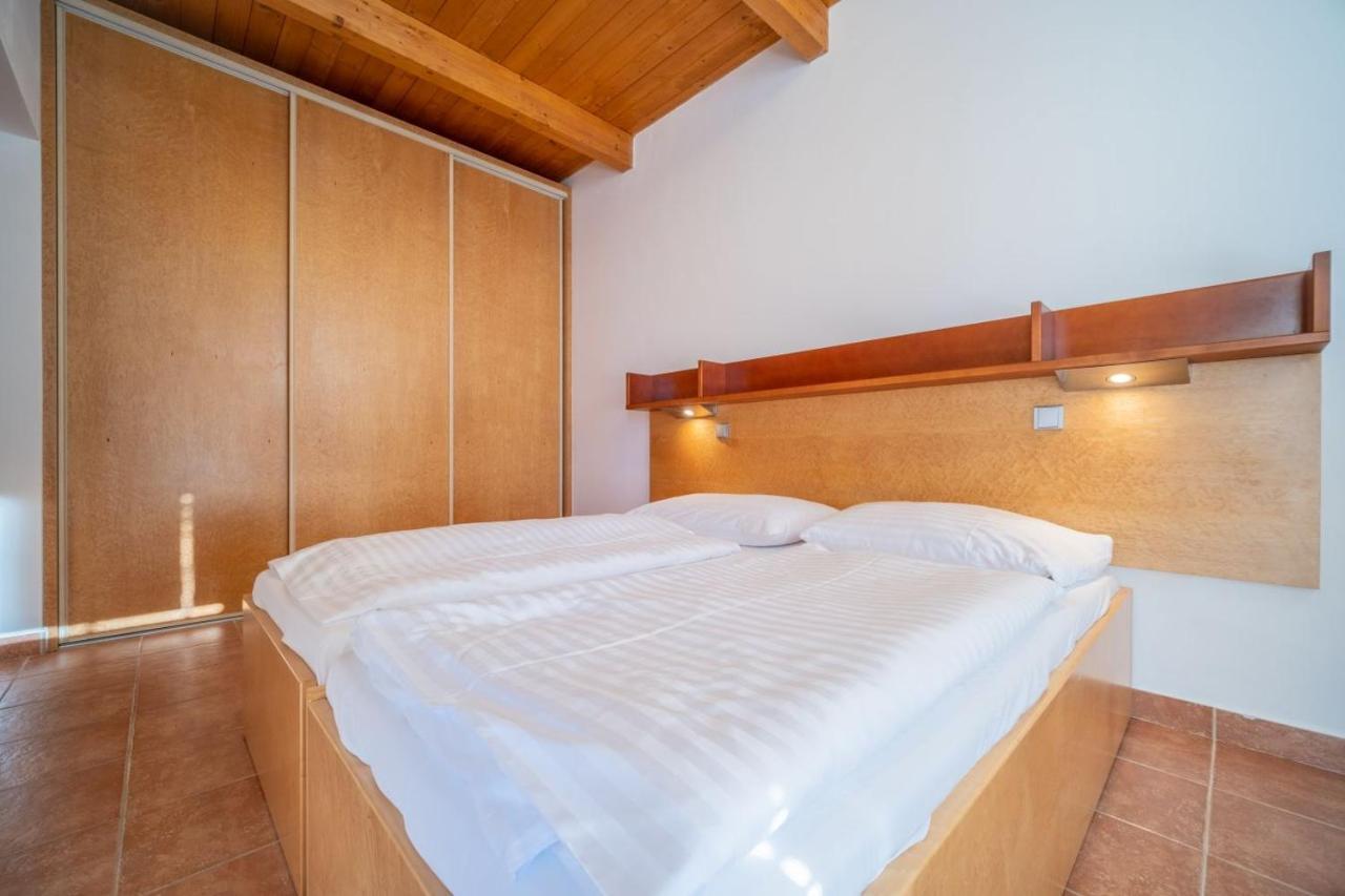 Apartment Doky D8 - Lipno Home Lipno nad Vltavou Dış mekan fotoğraf